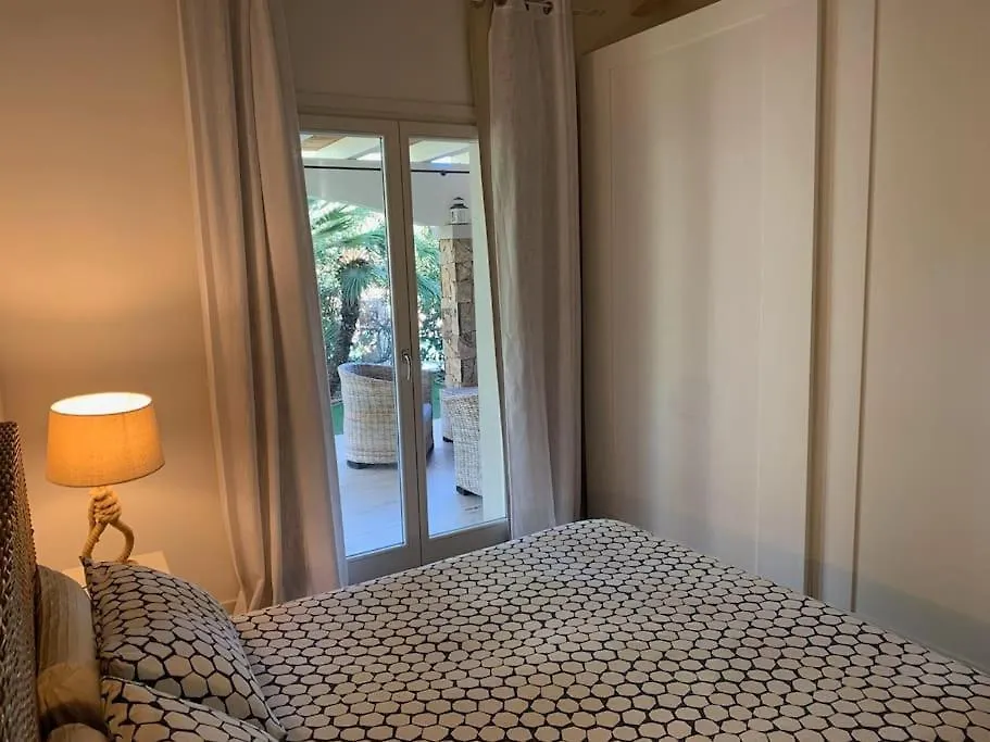 Residence Elegance Villa La Sterlizia Porto Pino 0*,